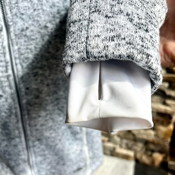 WARM, LONG LINE, HEATHER GRAY ZIP UP JACKET WITH DETACHABLE HOOD. SIZE MEDIUM - Picture 14 of 14